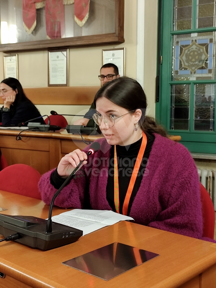 VENARIA - Sala consiliare gremita per la presentazione del libro su Armando Crivelli - FOTO E VIDEO