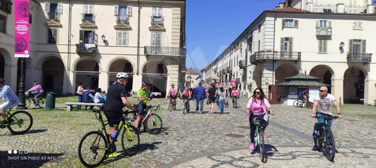 VENARIA-DRUENTO - Grande successo per la «Pedalata in Rosa» - FOTO