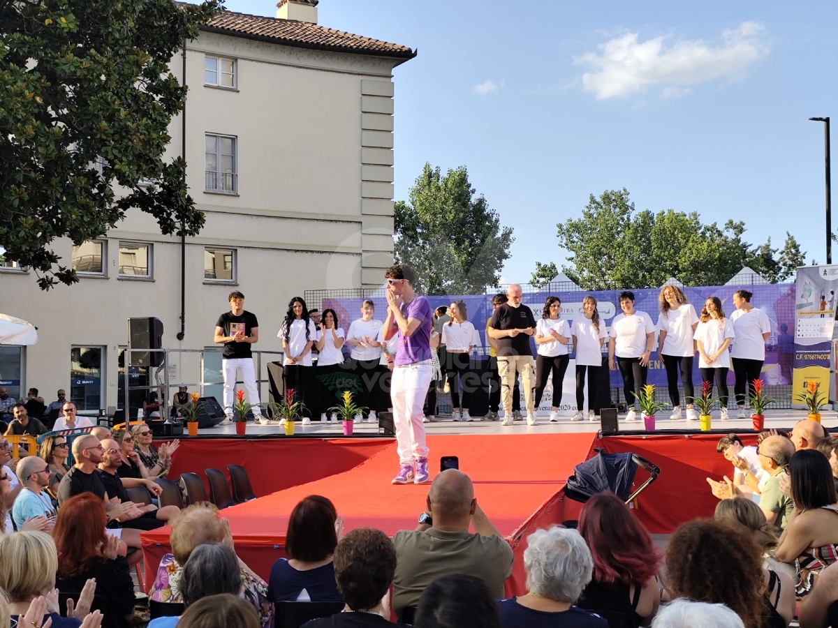 VENARIA - Moda, inclusione e solidarietà: il successo della sfilata in favore del Regina Margherita - FOTO