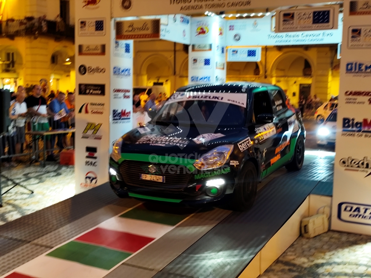 VENARIA - In Città la magia del Rally: tantissimi i curiosi e gli appassionati - FOTO