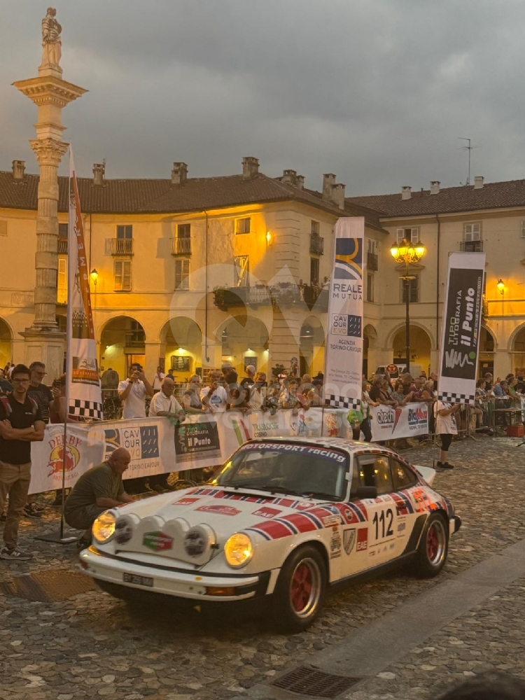 VENARIA - In Città la magia del Rally: tantissimi i curiosi e gli appassionati - FOTO