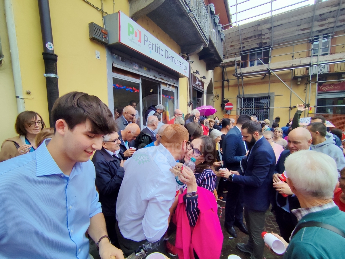 ELEZIONI RIVOLI - Con la vittoria si canta «Bella Ciao», Errigo: «Ballottaggio vergognoso per modi e toni...» - FOTO e VIDEO