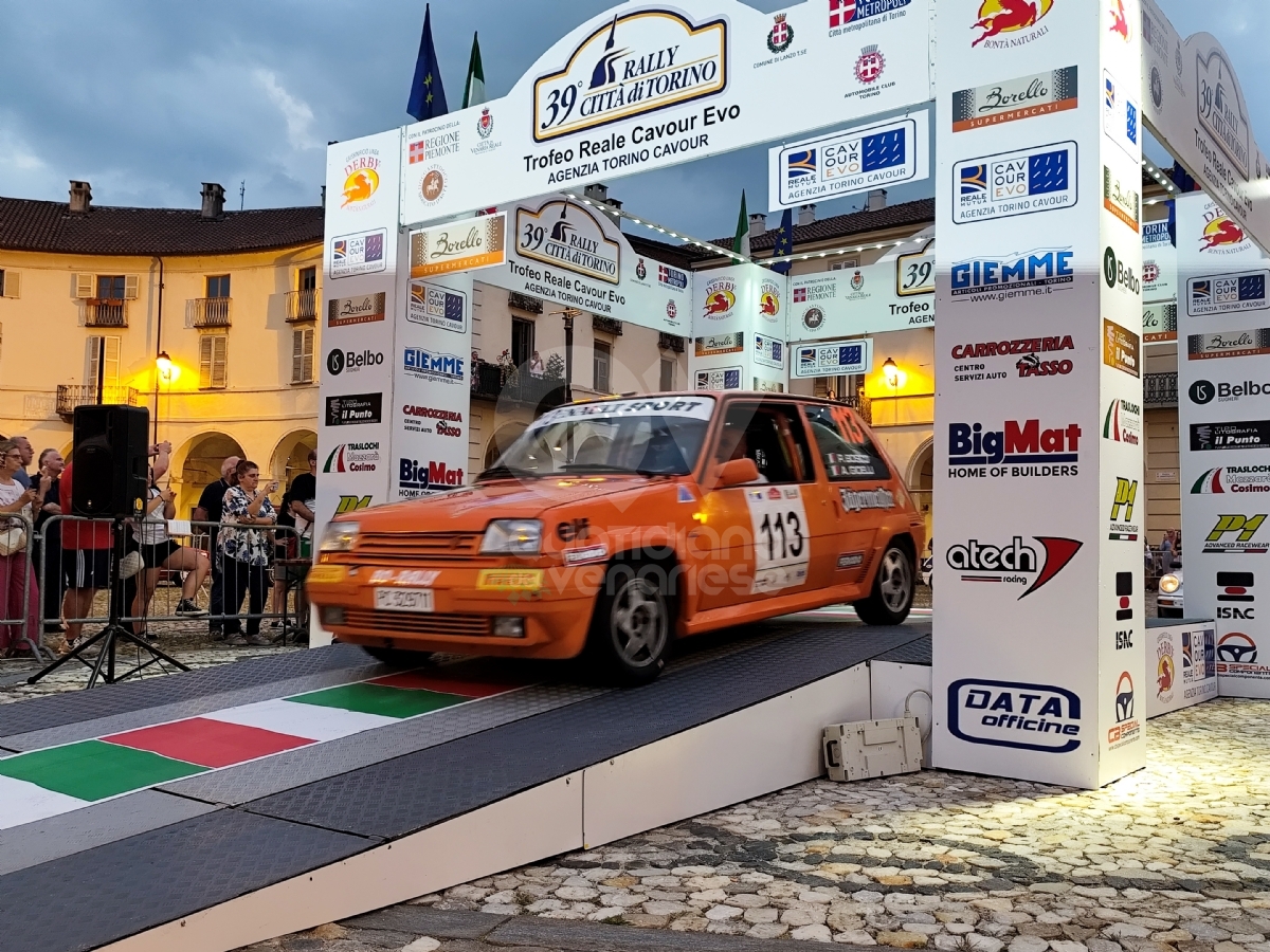 VENARIA - In Città la magia del Rally: tantissimi i curiosi e gli appassionati - FOTO