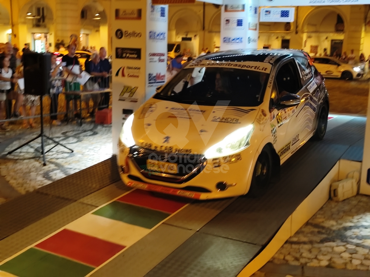 VENARIA - In Città la magia del Rally: tantissimi i curiosi e gli appassionati - FOTO