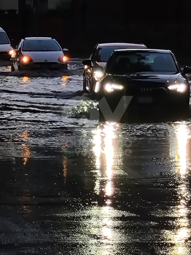 MALTEMPO IN ZONA OVEST - Violento temporale con grandine: strade allagate e alberi caduti - FOTO E VIDEO