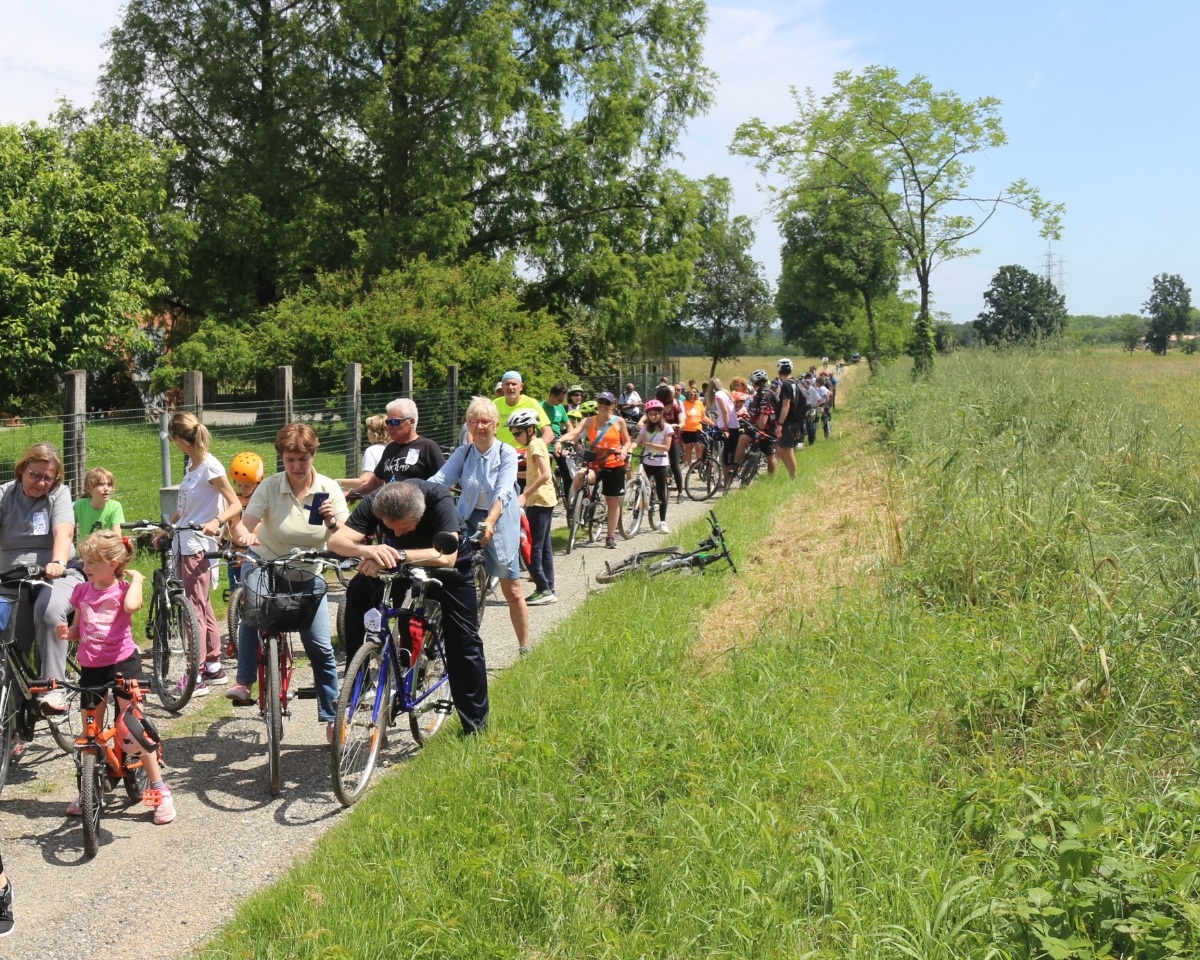 PIANEZZA - Bambini, famiglie e nonni: successo per la «Grande Biciclettata» - FOTO