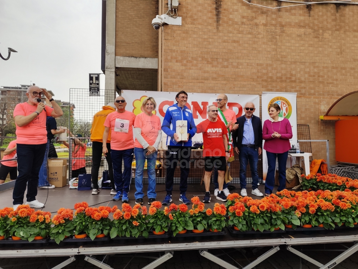 VENARIA - Atletica protagonista con la «StraVenaria»: 1.200 partecipanti - FOTO E VIDEO