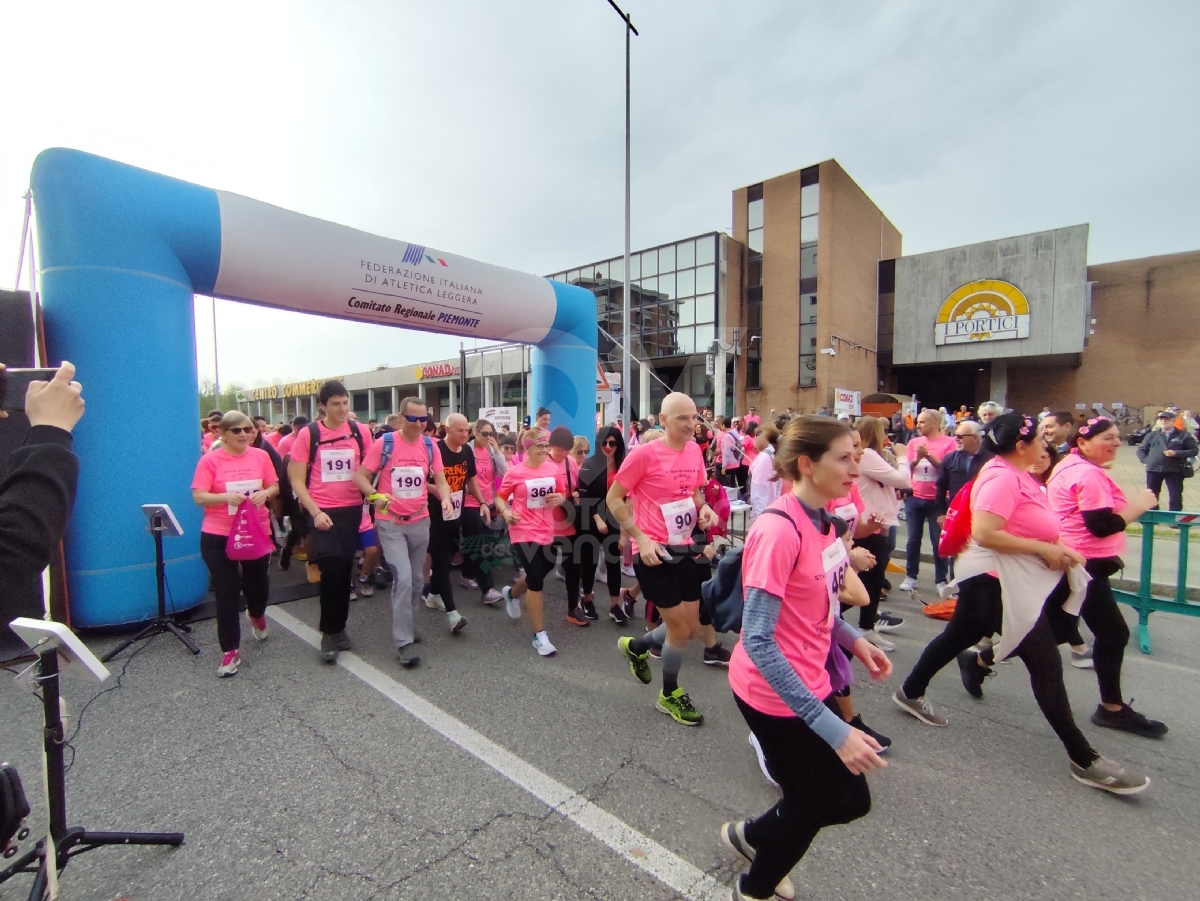 VENARIA - Atletica protagonista con la «StraVenaria»: 1.200 partecipanti - FOTO E VIDEO