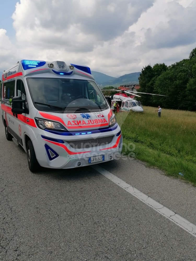 INCIDENTE A CAFASSE - Scontro auto-moto: tre feriti, gravi due ragazzi di CASELLE - FOTO