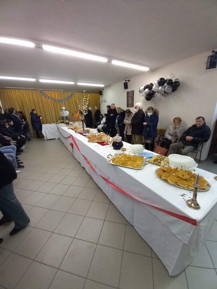 VARISELLA - Grande festa per gli 80 anni del parroco, don Aldo - FOTO