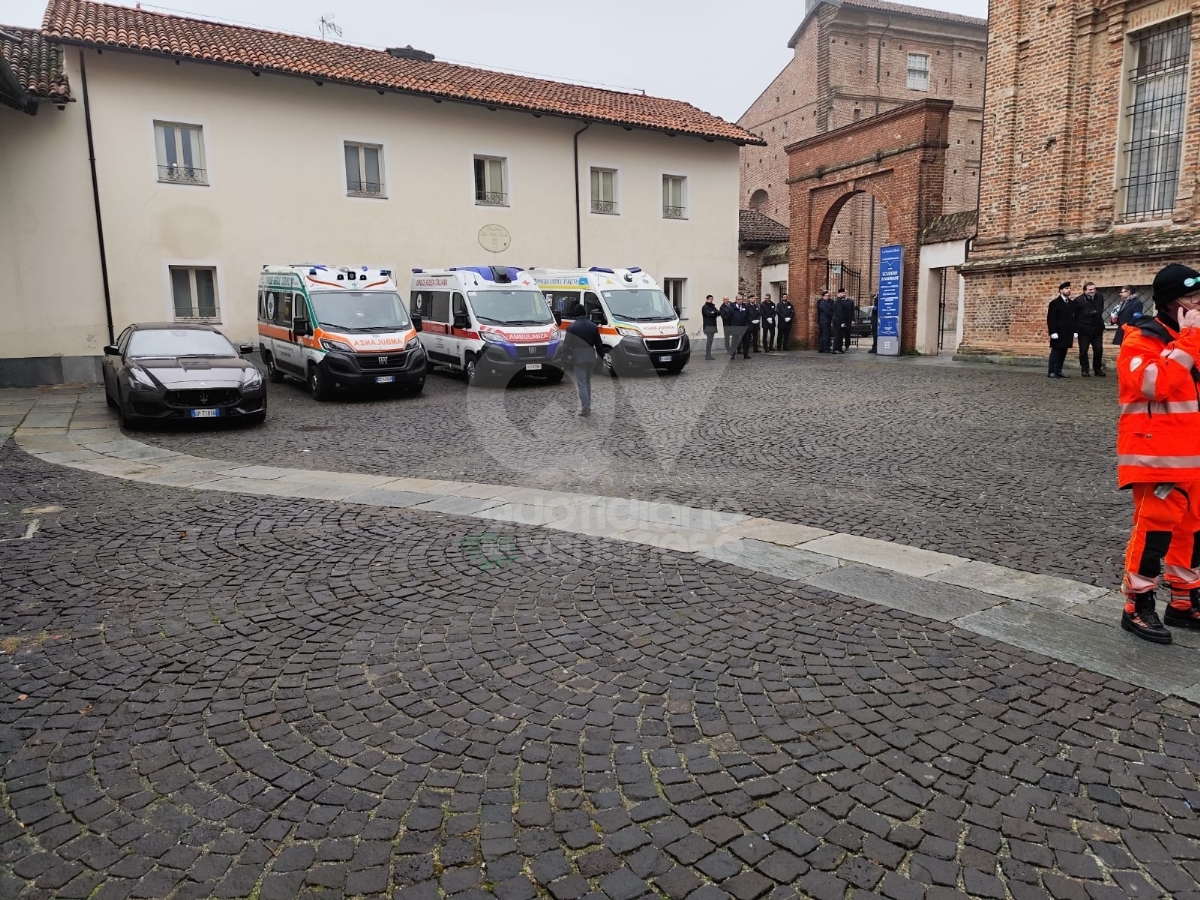 VENARIA - Allestita alla Reggia la camera ardente di Vittorio Emanuele di Savoia - FOTO e VIDEO