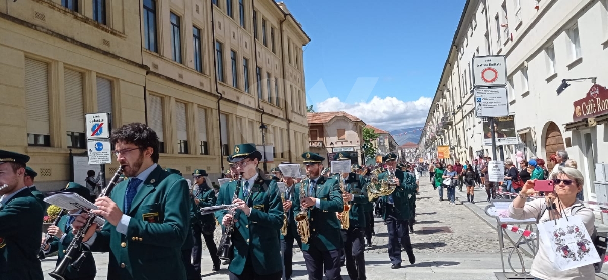 GIRO D'ITALIA A VENARIA - Riviviamo le emozioni della «Grande Partenza» - TUTTE LE FOTO