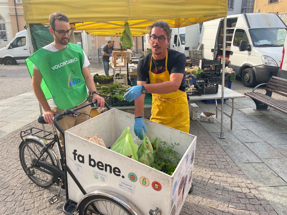 GRUGLIASCO - Al mercato di piazza Matteotti Alta parte la «spesa sospesa» di Campagna Amica