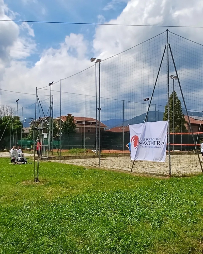 SAVONERA-SAN GILLIO - Associazione Savonera: alla «Bizzarria» padel e beach in favore del Regina Margherita - FOTO