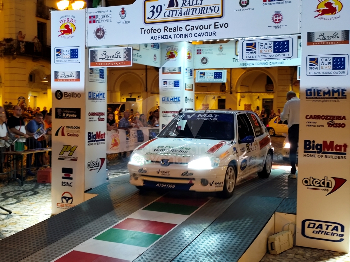 VENARIA - In Città la magia del Rally: tantissimi i curiosi e gli appassionati - FOTO