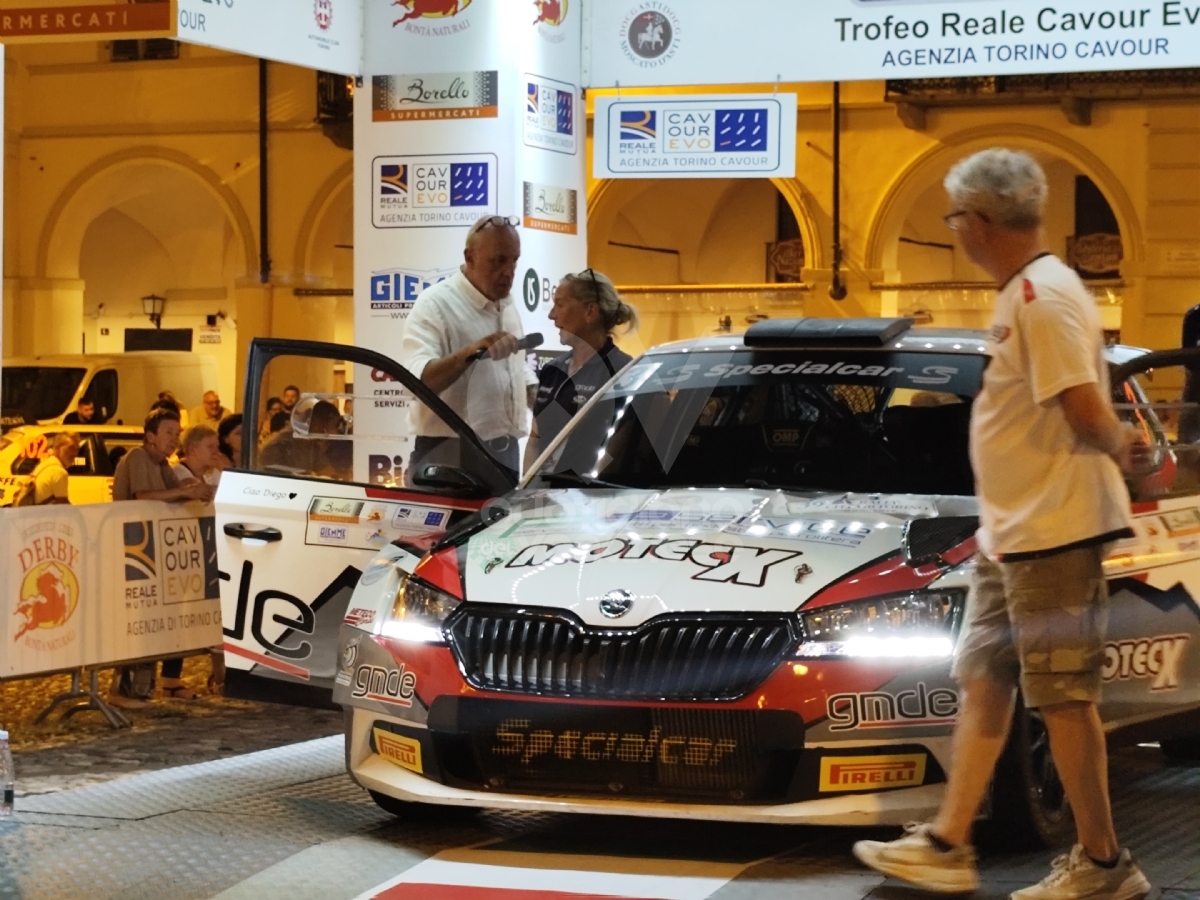 VENARIA - In Città la magia del Rally: tantissimi i curiosi e gli appassionati - FOTO