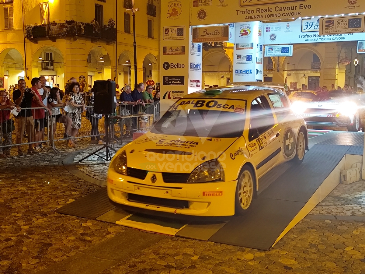 VENARIA - In Città la magia del Rally: tantissimi i curiosi e gli appassionati - FOTO