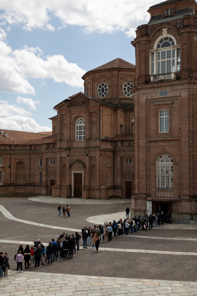 VENARIA - Quasi 11mila turisti alla Reggia nella giornata festiva del 25 Aprile - FOTO