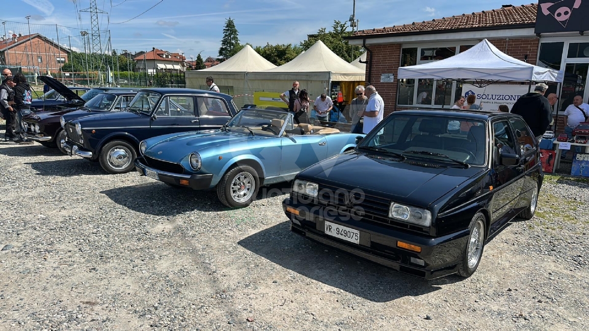 SAN GILLIO - Successo per il raduno delle auto storiche alla Bizzarria - FOTO