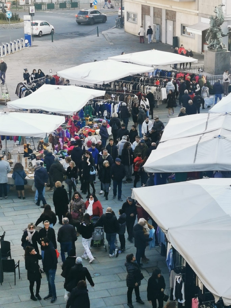 VENARIA - Ancora un successo per il «Crocetta Più», tra saldi e l'inizio del Carnevale - FOTO