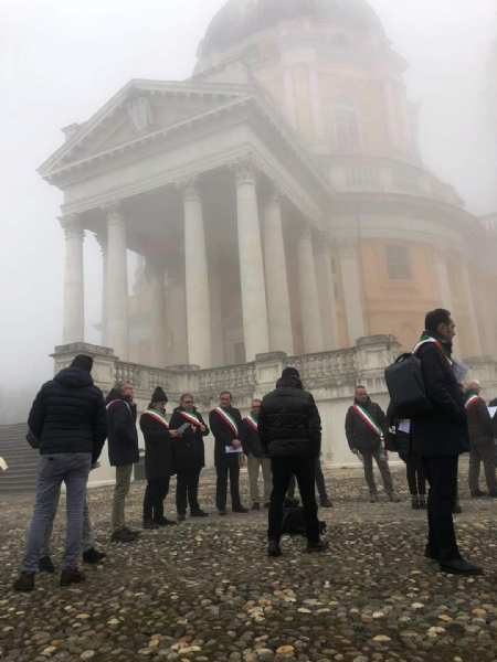 I sindaci di Collegno, Grugliasco, Rivoli, Druento e San Gillio firmano il «Patto di Superga»