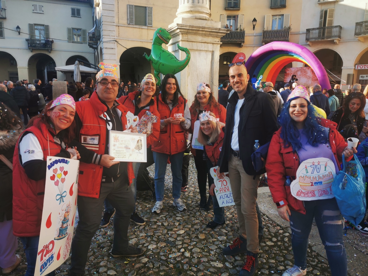 VENARIA - Musica, coriandoli e tanto divertimento: successo per il «Real Carnevale» - FOTO