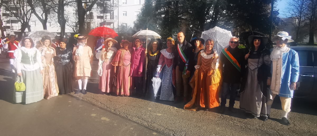 VENARIA - Musica, coriandoli e tanto divertimento: successo per il «Real Carnevale» - FOTO