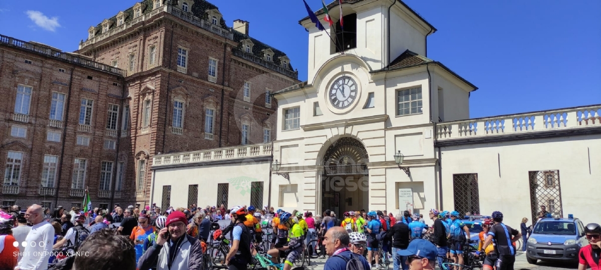 GIRO D'ITALIA A VENARIA - Riviviamo le emozioni della «Grande Partenza» - TUTTE LE FOTO