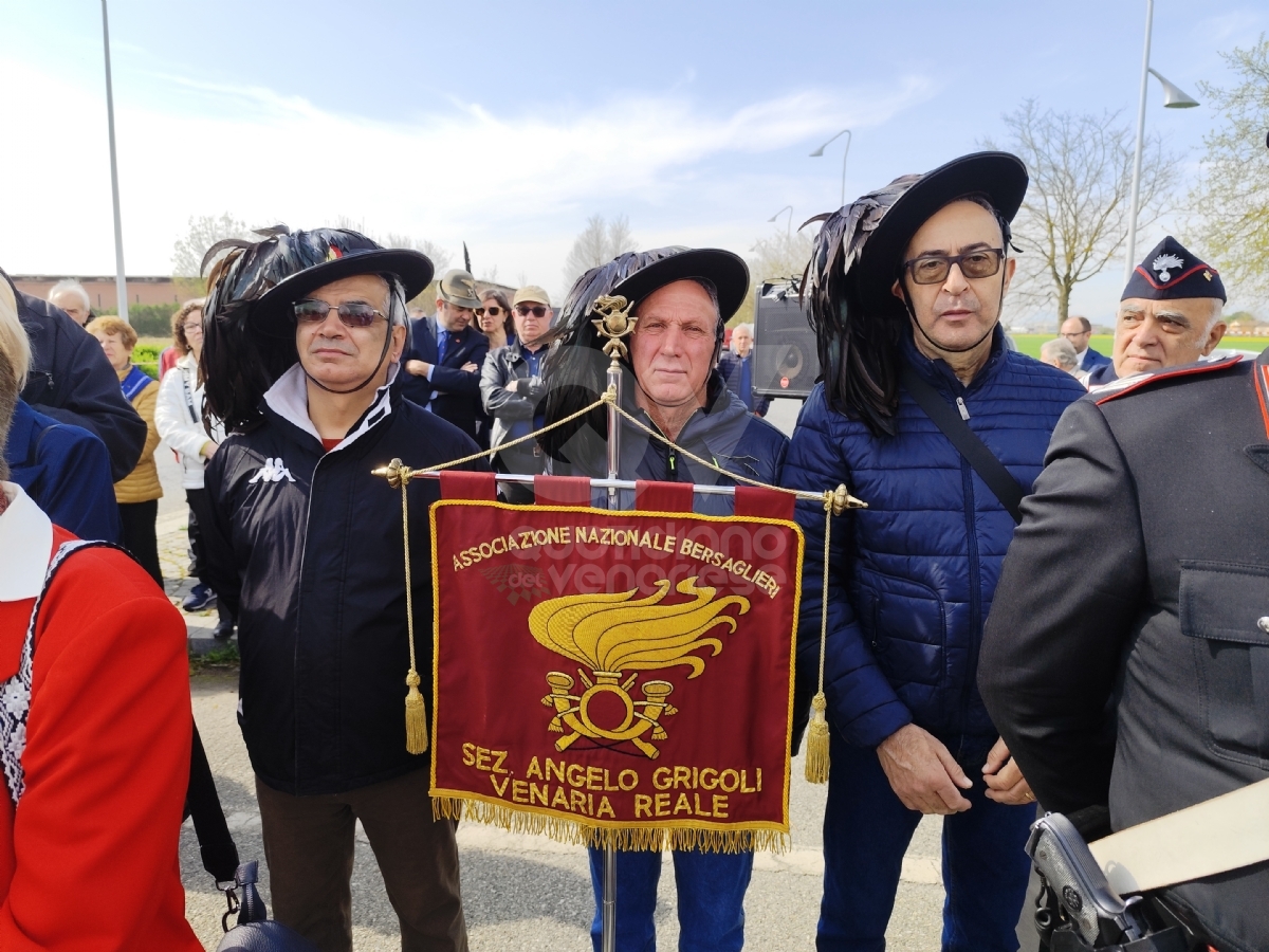 VENARIA - Taglio del nastro per la «Rotonda dei Centenari» in viale Faccioli - FOTO