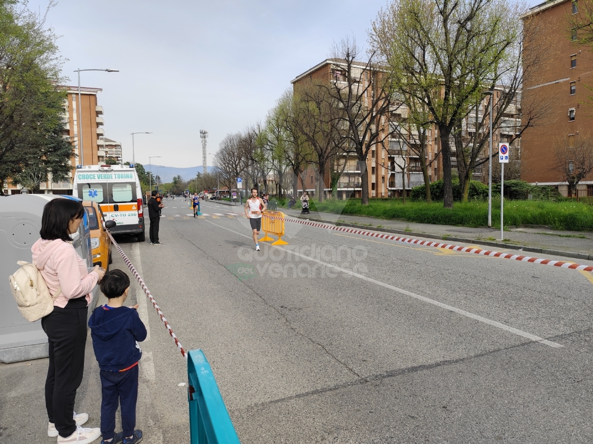 VENARIA - Atletica protagonista con la «StraVenaria»: 1.200 partecipanti - FOTO E VIDEO