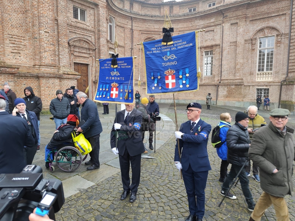 VENARIA - Allestita alla Reggia la camera ardente di Vittorio Emanuele di Savoia - FOTO e VIDEO