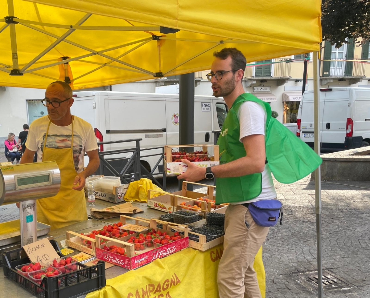 GRUGLIASCO - Al mercato di piazza Matteotti Alta parte la «spesa sospesa» di Campagna Amica