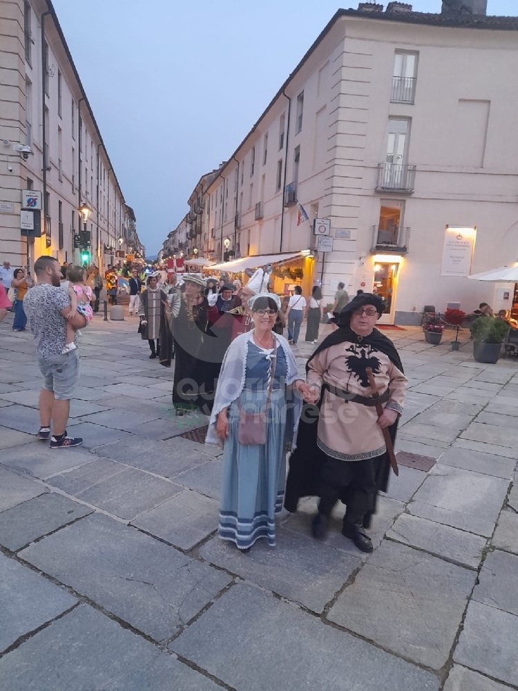 VENARIA - In centro la grande sfilata per i «Giochi Giovanili della Bandiera» - FOTO