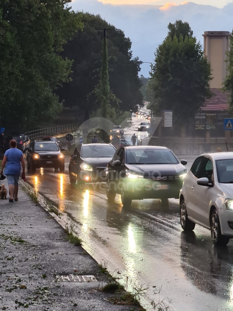 MALTEMPO IN ZONA OVEST - Violento temporale con grandine: strade allagate e alberi caduti - FOTO E VIDEO