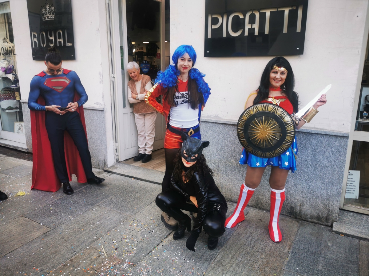 VENARIA - Musica, coriandoli e tanto divertimento: successo per il «Real Carnevale» - FOTO