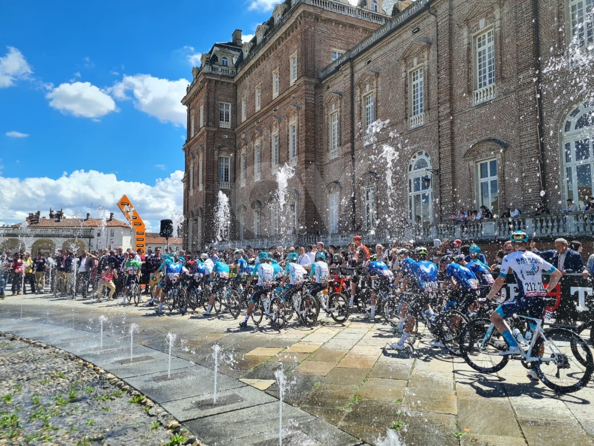 GIRO D'ITALIA A VENARIA - Riviviamo le emozioni della «Grande Partenza» - TUTTE LE FOTO