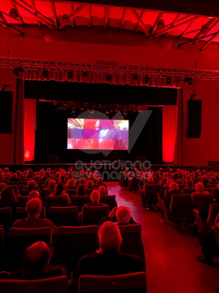 VENARIA - Tra racconti e aneddoti, la grande festa per i venti anni del Teatro Concordia - FOTO