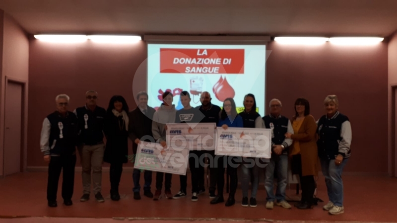 VENARIA - L'Avis premia gli studenti donatori di sangue del liceo Juvarra