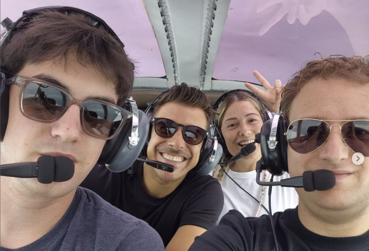 TORINO-COLLEGNO - Aeroporti in tilt, il cantante Gabbani «salvato» dall'Aeroclub Torino - FOTO