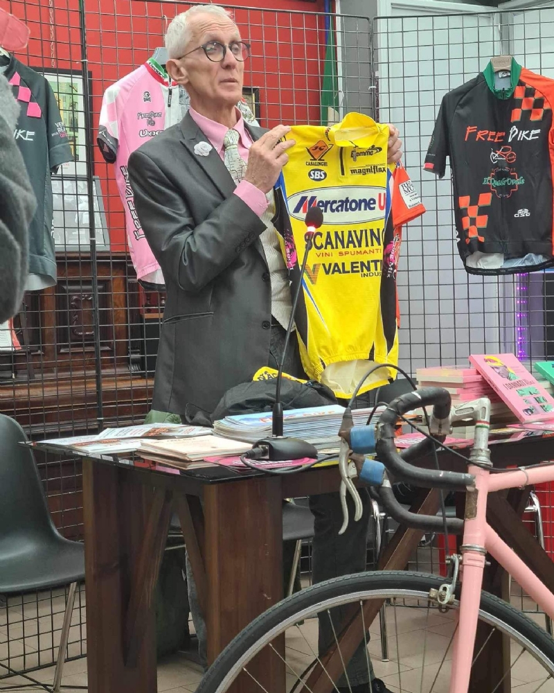 VENARIA - Dalla maglia di Marco Pantani all'ultimo casco di Fausto Coppi: una serata con Paolo Viberti - FOTO