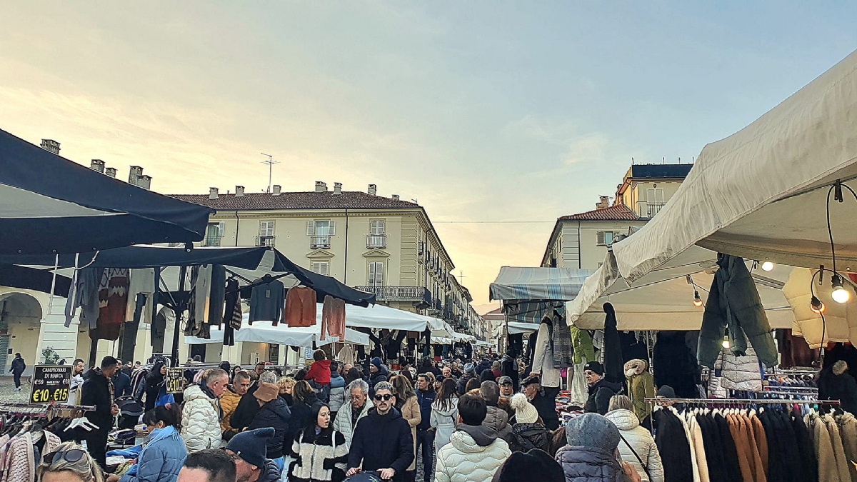 VENARIA - Ancora un successo per il «Crocetta Più», tra saldi e l'inizio del Carnevale - FOTO