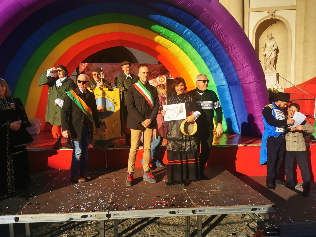 VENARIA - Musica, coriandoli e tanto divertimento: successo per il «Real Carnevale» - FOTO