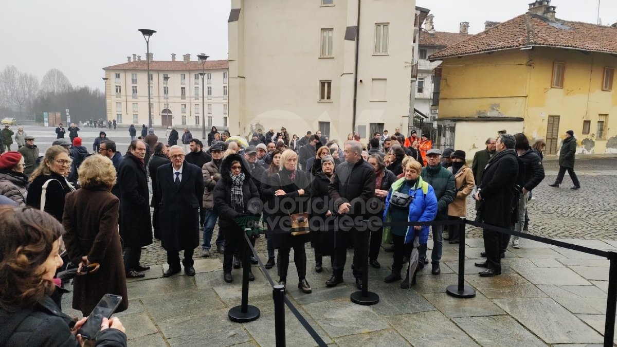 VENARIA - Allestita alla Reggia la camera ardente di Vittorio Emanuele di Savoia - FOTO e VIDEO