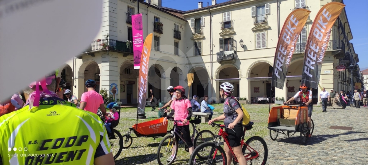 VENARIA-DRUENTO - Grande successo per la «Pedalata in Rosa» - FOTO