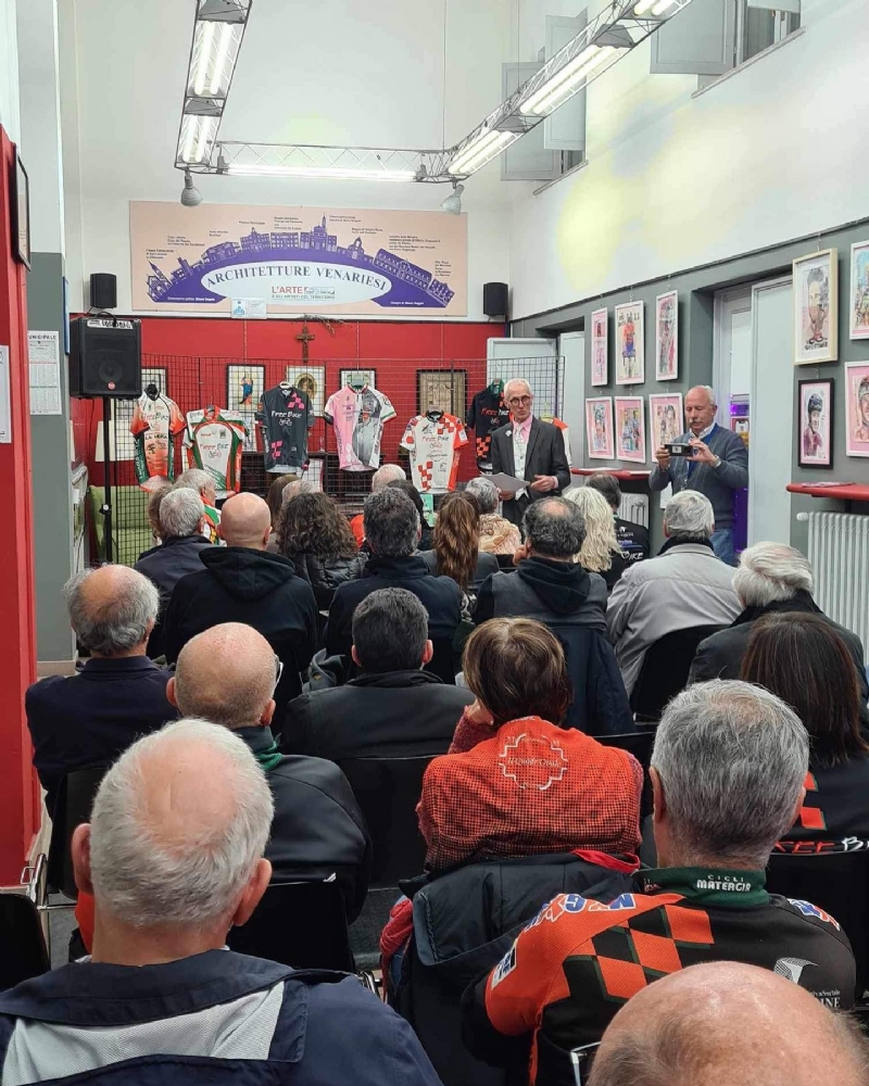 VENARIA - Dalla maglia di Marco Pantani all'ultimo casco di Fausto Coppi: una serata con Paolo Viberti - FOTO