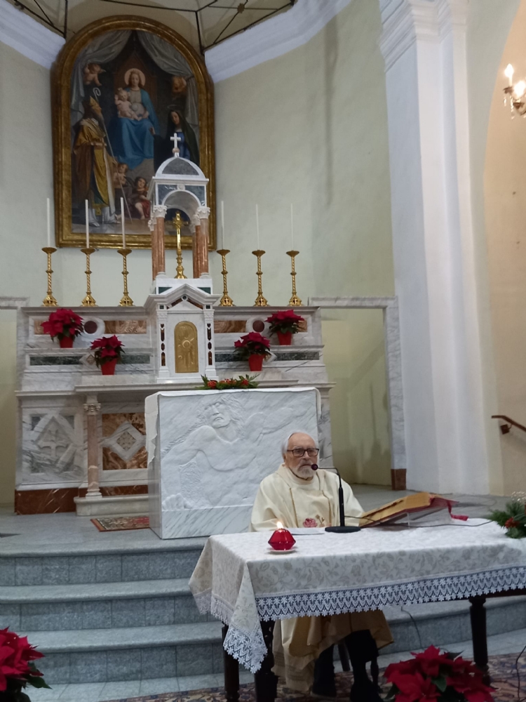 VARISELLA - Grande festa per gli 80 anni del parroco, don Aldo - FOTO